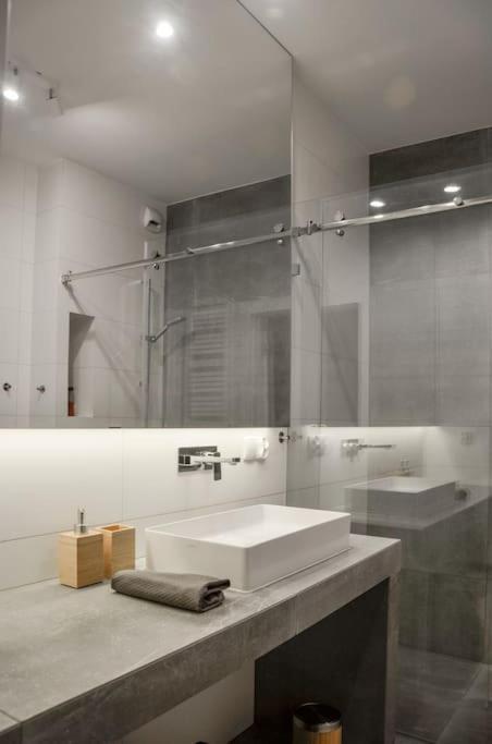 Platinum Jaglana Apartment - Wyspa Spichrzow Гданск Екстериор снимка